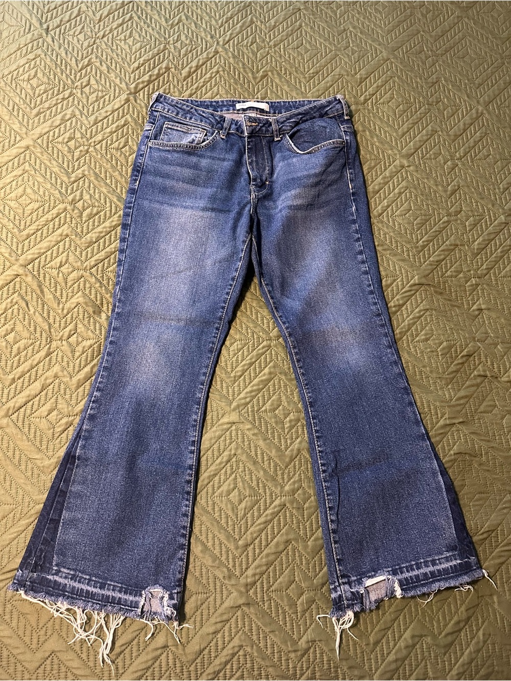 ⭐️2/$20⭐️ Zara Women’s Blue Distressed Flare Cropped Jeans
